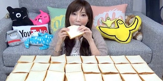 Perempuan ini sanggup makan 100 lembar roti dalam 6 menit