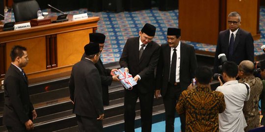 Tanpa seremoni, Ahok dan DPRD DKI resmi teken MoU KUA-PPAS 2016