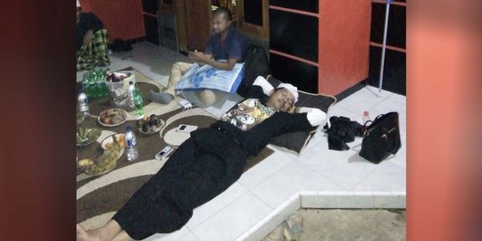 Demi bangun jembatan, Bupati Dedi nginap di rumah warga