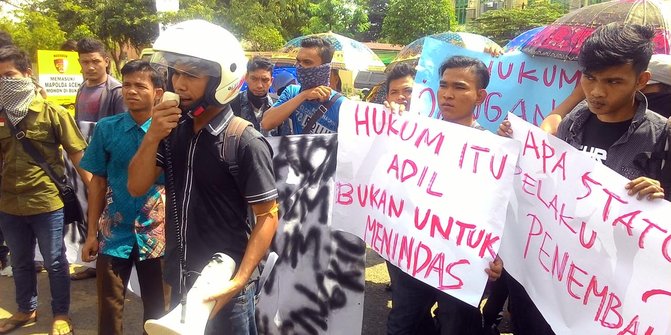 Mahasiswa demo desak Polda Aceh tangkap pelaku penembakan di Singkil