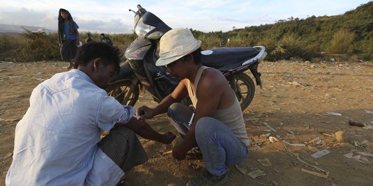 Kisah penambang giok di Myanmar candu heroin biar kuat