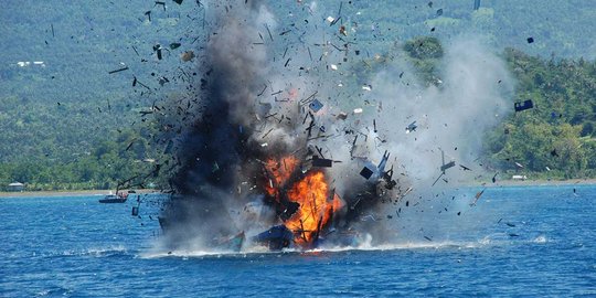 4 Kapal illegal fishing diledakkan di dermaga Tarakan