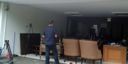 Hindari wartawan, istri Setnov perintahkan pamdal gembok pagar rumah