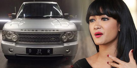 Julia Perez jual Range Rover Sport untuk bangun masjid di Papua