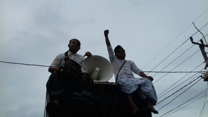 warga purwakarta tolak habib riezieq