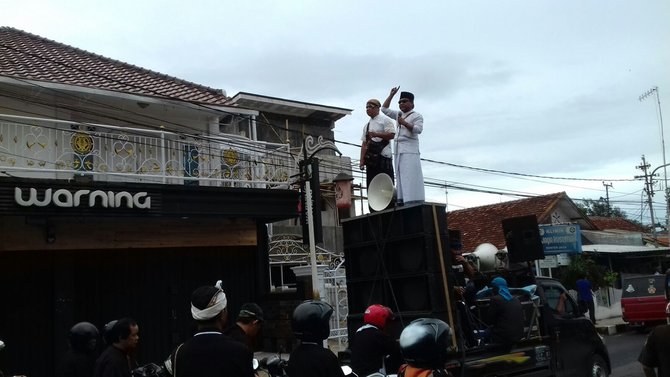 warga purwakarta tolak habib riezieq