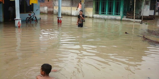 Diguyur hujan deras, dua kecamatan di Cilacap Barat terendam banjir