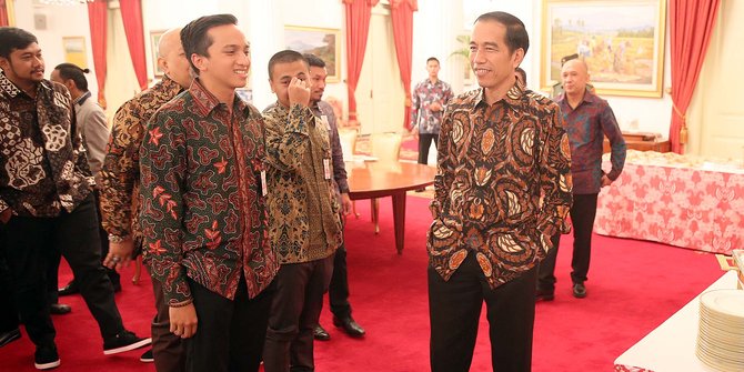 Undang pelawak ke Istana, cara Jokowi sindir dagelan MKD