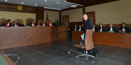 'Nyanyian' OC Kaligis divonis penjara 5,5 tahun