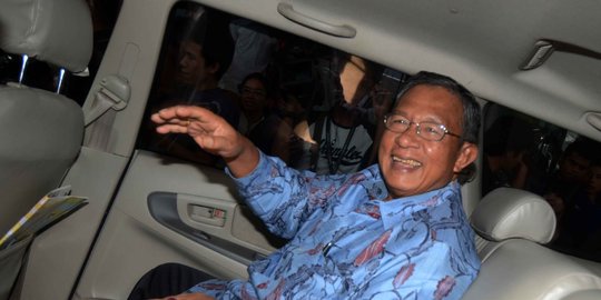 Tak realistis, Darmin ingin revisi target penerimaan pajak 2016