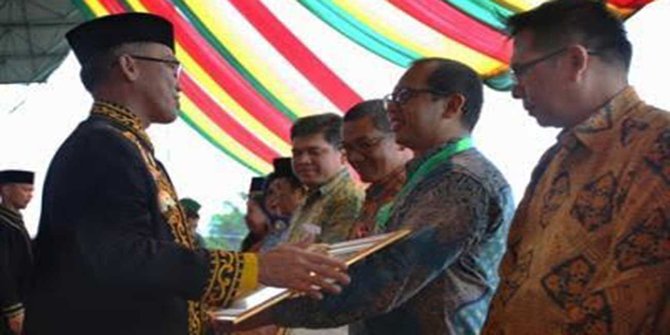 Pemkot Tarakan beri penghargaan ke sejumlah SKPD, BUMN dan swasta