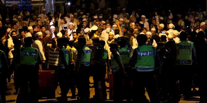 Dikepung ribuan massa di Purwakarta, FPI minta perlindungan polisi