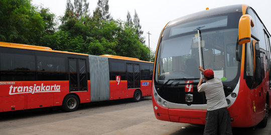 Pengadaan bus minim, Ahok cium ada permainan Transjakarta dan Dishub