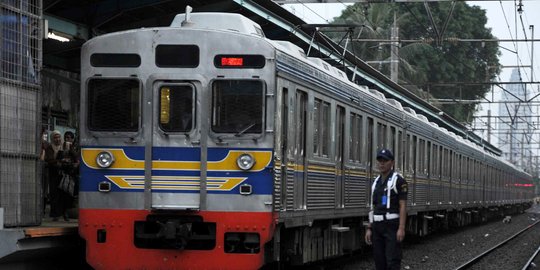 21 Desember 2015, KRL kembali lintasi Jakarta Kota-Tanjung Priok