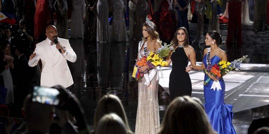 Ini momen dramatis host salah sebut juara Miss Universe 2015