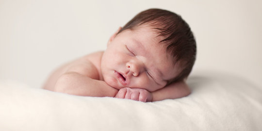 Orang tua wajib tahu, ini 5 hal penting tentang tidur si kecil