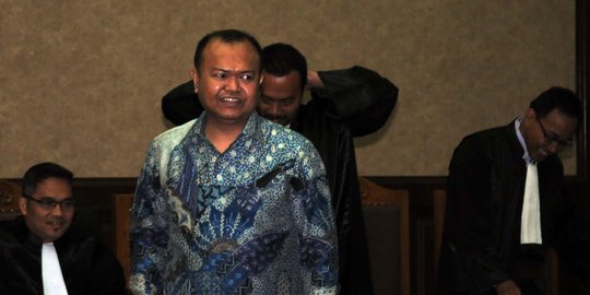 Terbukti disuap, Rio Capella divonis 1,5 tahun bui