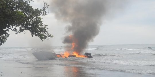 Kapal BNPB terbakar di perairan Buleleng, satu awak terluka