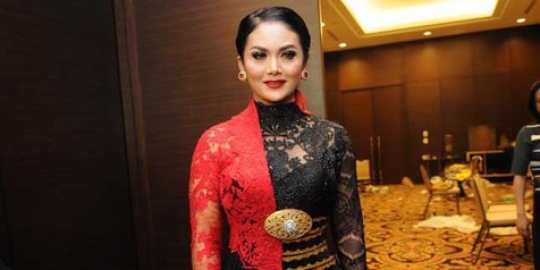 Rayakan Hari Ibu, Krisdayanti bersyukur masih bisa lihat mamanya