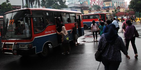 Pembelaan sopir Metro Mini selalu ugal-ugalan di jalan