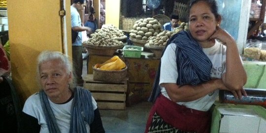 Perjuangan hidup ibu-ibu buruh gendong Pasar Beringharjo Yogya