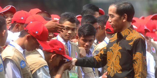 Sys NS kritik Jokowi, telat tegas di kasus Setnov, reaktif soal ojek