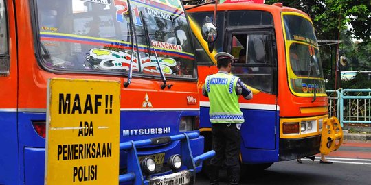 Metro Mini menanti ajal, Ahok bilang sudah seperti zombie