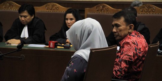 Gubernur Sumut dan istri muda jalani sidang perdana