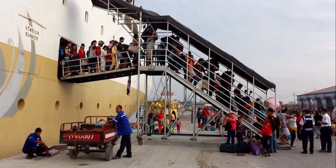 Tumpangi KM Kelud, ribuan pemudik tiba di Pelabuhan Belawan
