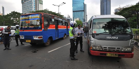 Pesan Presiden Jokowi buat Ahok, ajak bicara pengelola Metro Mini