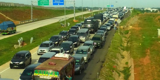 Tol Cipali dan Cikampek juga macet parah