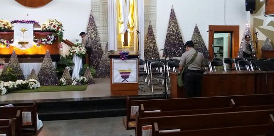 Jelang misa Natal, personel gabungan polisi sisir gereja di Jaksel