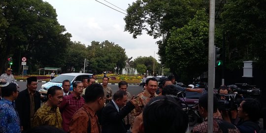 Ahok tinjau persiapan malam Natal di Gereja Paulus