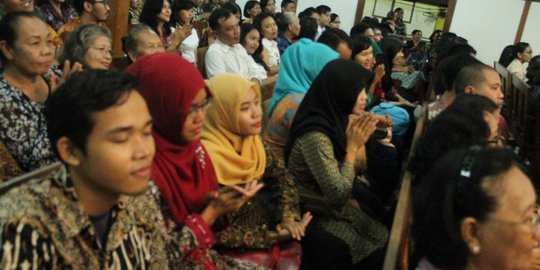 Hadiri misa malam Natal, mahasiswa UIN Yogya salat Magrib di gereja