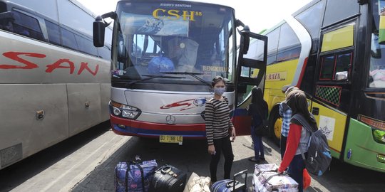 Libur panjang akhir tahun, perusahaan bus raup omzet Rp 60 juta/hari