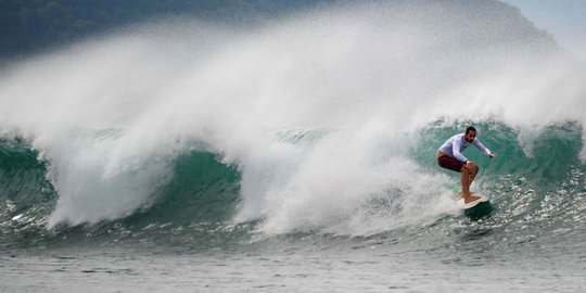 Pantai saksi bisu ganasnya Tsunami Aceh ini jadi favorit peselancar