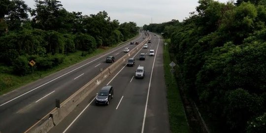 Hari terakhir libur, Tol Cipularang ramai lancar di kedua arah