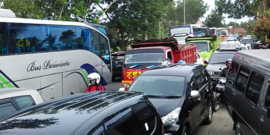 Arus balik libur Natal di jalur utama selatan Jawa Tengah macet