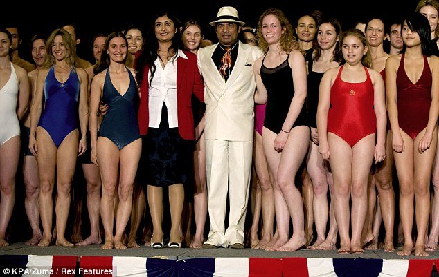 bikram choudhury di antara murid muridnya