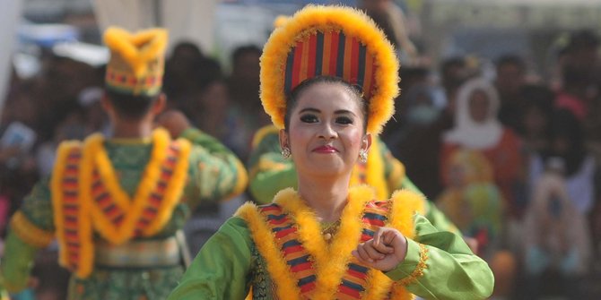 Tarian kolosal masyarakat Tidung meriahkan HUT Tarakan Ke-18