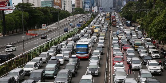 Rest area Tol Japek diberlakukan buka tutup, kepadatan berkurang