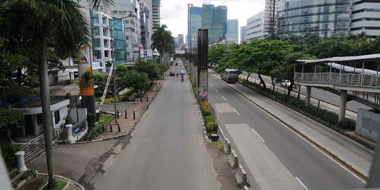 Malam tahun baru, sepanjang Jalan Sudirman ditutup