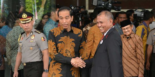 Tak ingin tergesa-gesa, Jokowi minta laporan soal Blok Masela