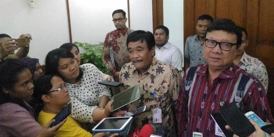 Bahas APBD 2016 DKI, Djarot ajak makan Menteri Tjahjo di Balai Kota