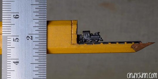 Miniatur ini dibuat hanya dari sebatang pensil