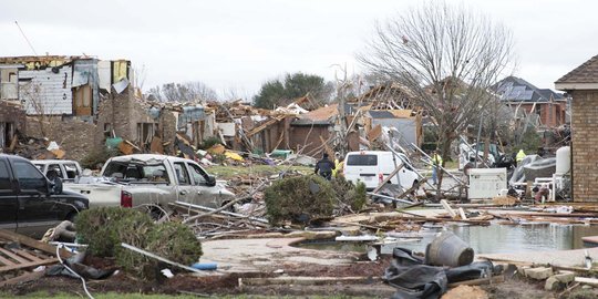 Penampakan puluhan rumah di Texas hancur disapu tornado