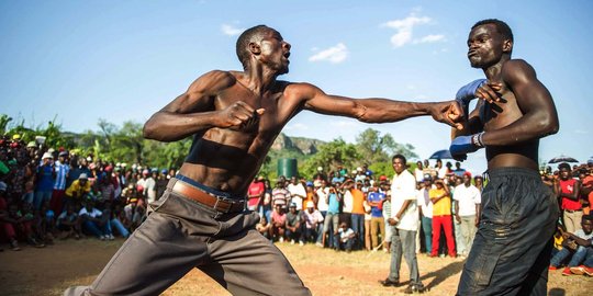 Menyaksikan kerasnya tinju jalanan ala pria Afrika Selatan