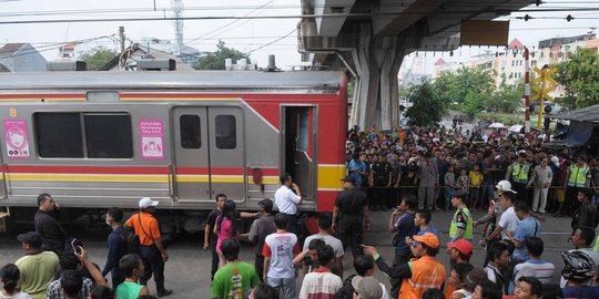 2 krl di stasiun juanda tabrakan rev3