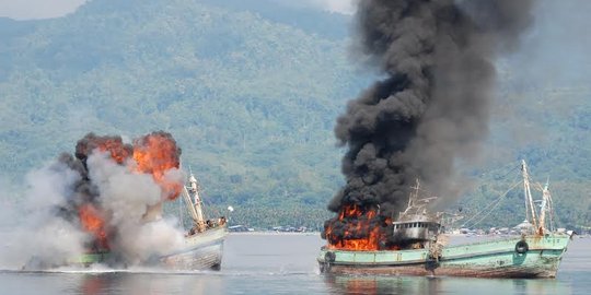 Hari ini, TNI AL tenggelamkan 10 kapal pencuri ikan