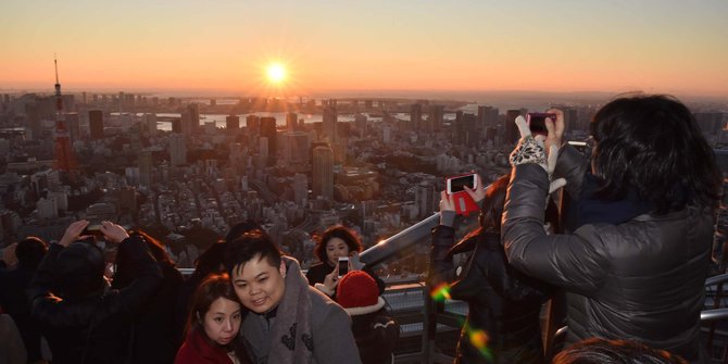 Menyaksikan keindahan matahari terbit awal 2016 di Jepang